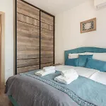 Azur Deluxe Apartment *