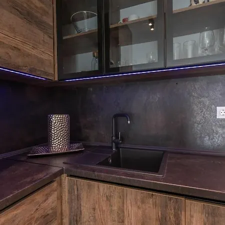Azur Deluxe Apartament
